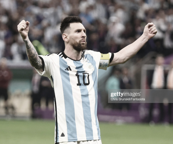 Messi rompió dos récords: más presencias y
alcanzó al “Bati”