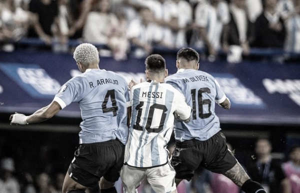 Argentina perde para o Uruguai e conhece sua primeira derrota após a Copa do Mundo