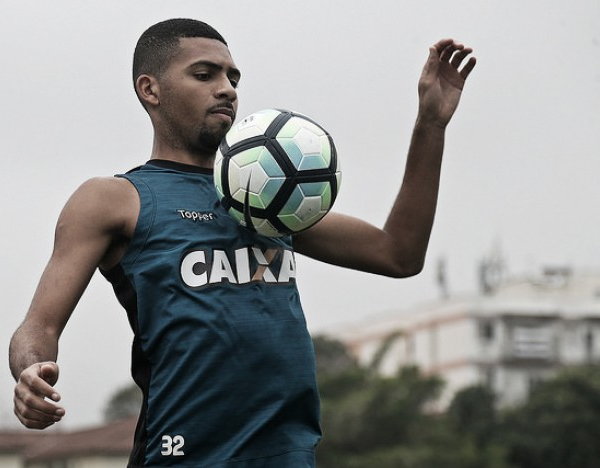 Volante Matheus Fernandes fala sobre expectativa de ser titular no Botafogo