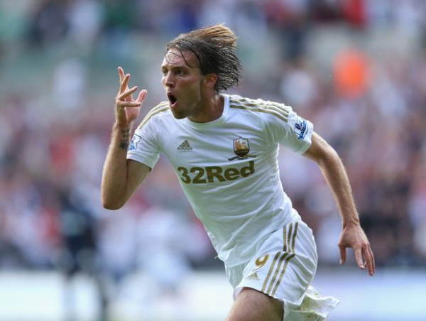 Michu absent six semaines