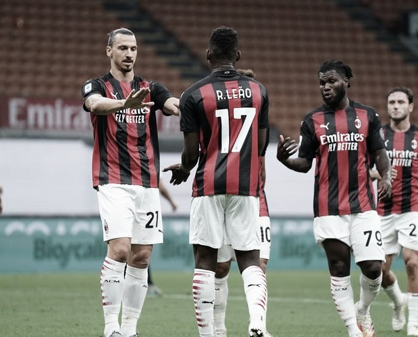 Ibrahimovic faz história e Milan encerra Serie A com grande vitória sobre Cagliari