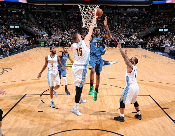 NBA - I Timberwolves espugnano Denver, Thunder ok con New York
