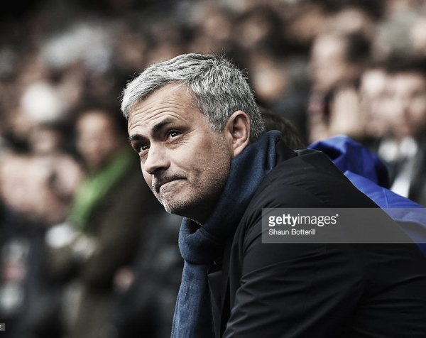 Oficial: José Mourinho já é o ''special devil'' de Manchester