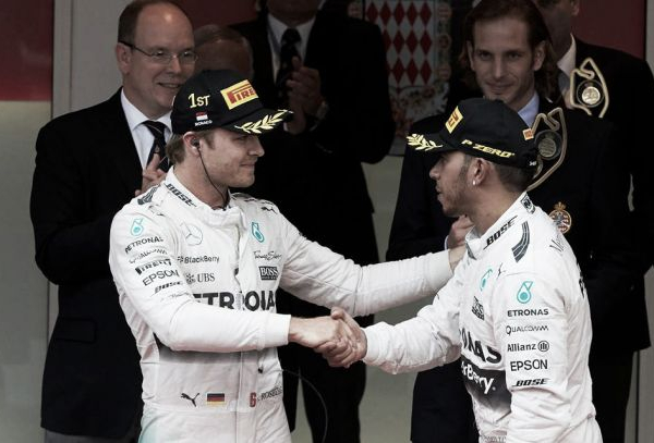 Lewis Hamilton: «Ganhamos juntos e perdemos juntos»