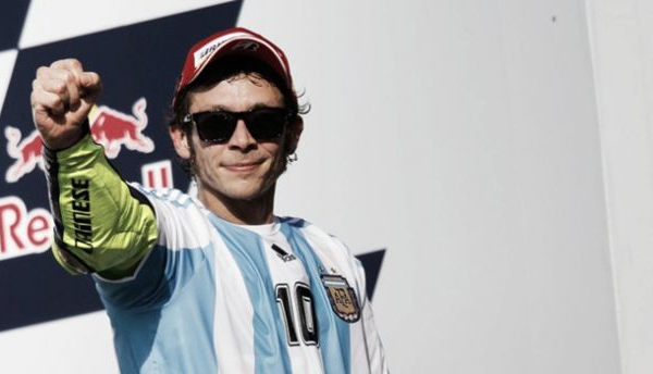 Valentino Rossi vence etapa da Argentina da Moto GP após espetacular duelo com Marc Márquez
