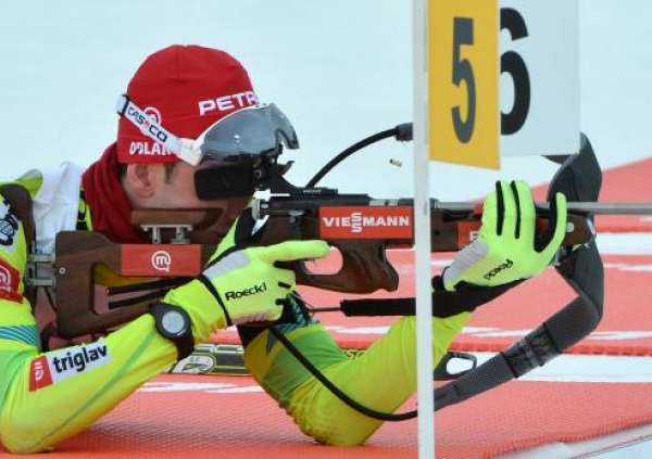 Biathlon, sprint maschile Nove Mesto: uno strepitoso Jakov Fak trionfa davanti a Schempp e Beatrix