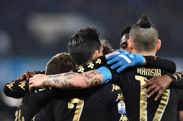 Napoli per la vetta: il San Paolo spinge gli azzurri contro la Fiorentina
