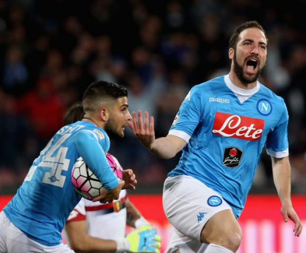 Il Napoli s'illumina di Higuain: rimonta il Genoa e mette il secondo posto in tasca (3-1)