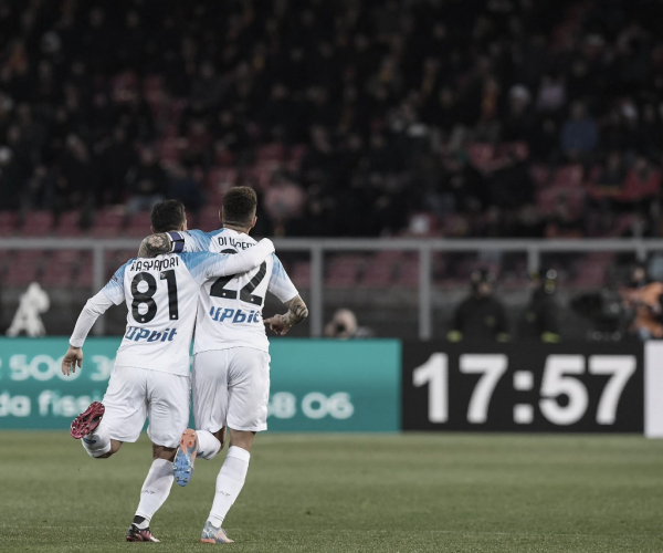 Napoli vence e se isola na liderança do Calcio