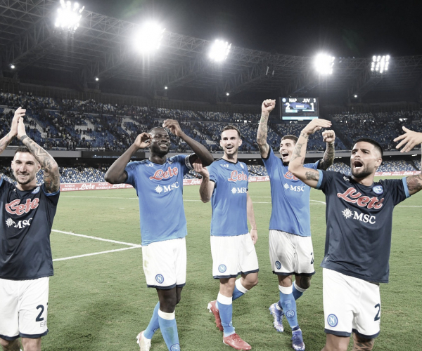 Napoli
surpreende no segundo tempo e vence Juventus de virada