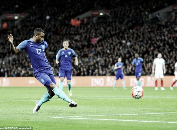 England 1-2 Holland: Narsingh punishes hosts in dull affair