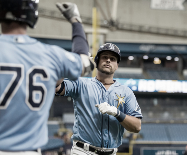 Los Rays promueven a Nate Lowe