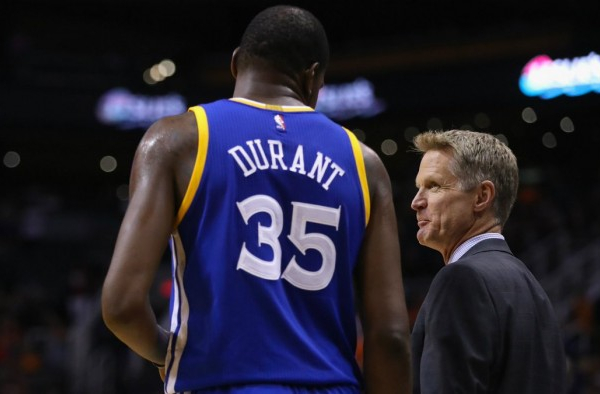 NBA- Steve Kerr sull’infortunio di Durant: “Non avrebbe dovuto giocare contro OKC”