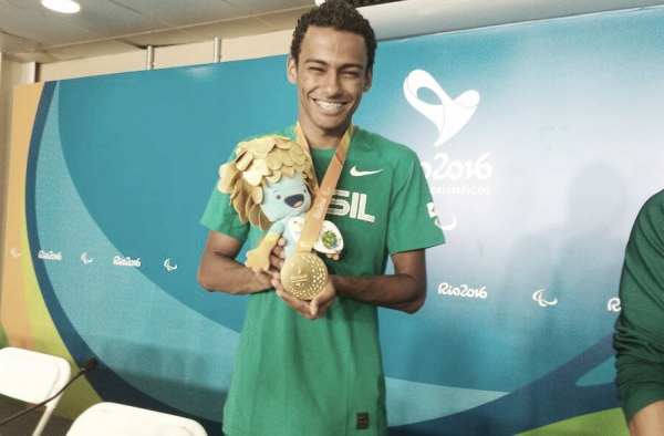 Ouro nos 400m rasos, Daniel Martins exalta apoio da torcida brasileira nos Jogos Paralímpicos