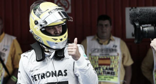 Rosberg pips Hamilton to pole in Canada