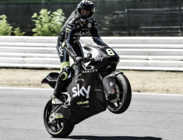 Moto2, Bulega prova la Kalex del Team Sky