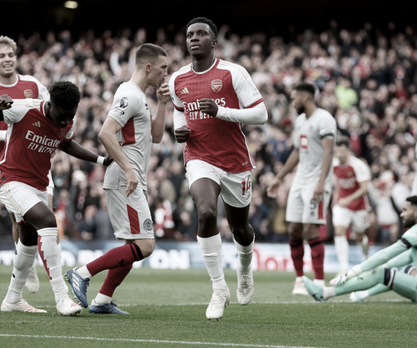 Arsenal goleia Sheffield United com hat-trick de Nketiah