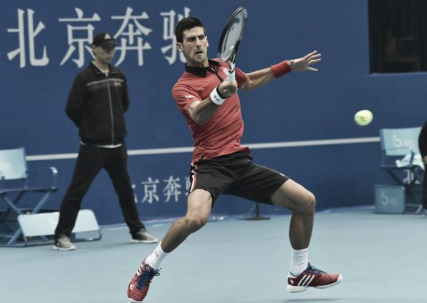 Atp Pechino, Djokovic disinnesca Isner e trova Ferrer. Nadal fatica contro Sock ma avanza