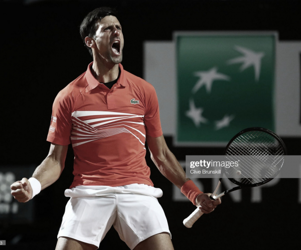Djokovic sobrevive en una noche épica de tenis