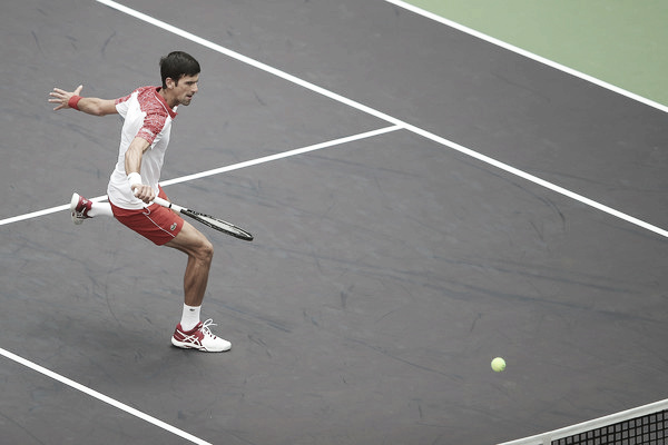 Djokovic sigue avanzando en Shanghái
