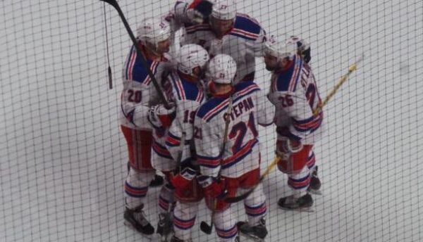 Rangers vencem Canadiens em Montreal e ampliam vantagem na série