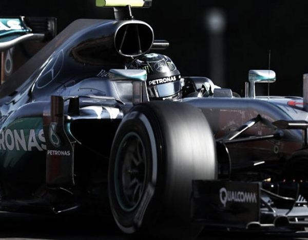 Nico Rosberg se lleva la pole en la ausencia de Lewis Hamilton