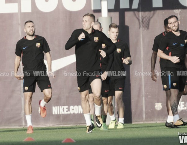 Alcácer, Denis, Aleix y Deulofeu se entrenan con el Barça B