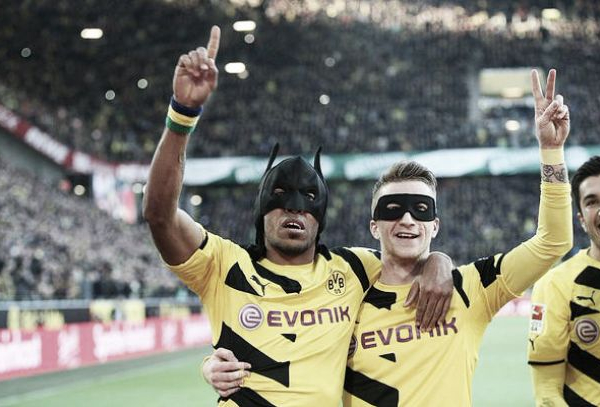 Batman y Robin destrozan al Schalke