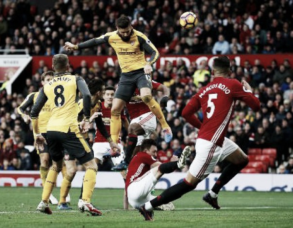 Premier League, Giroud replica a Mata e salva l'Arsenal a Old Trafford (1-1)