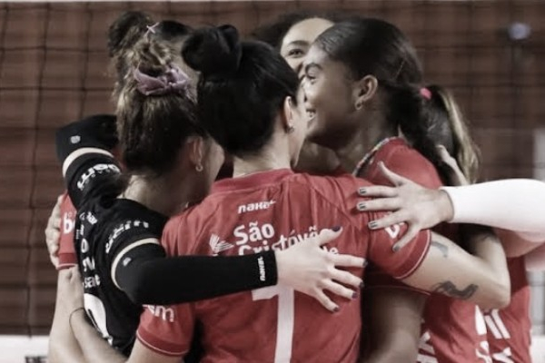 Osasco sofre, mas vence Pinheiros pela Superliga Feminina