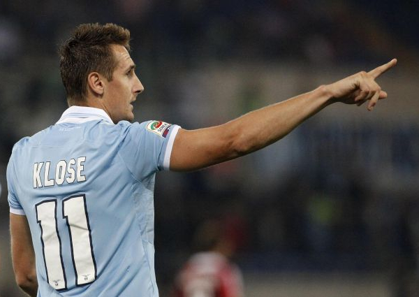 Klose segna la rotta: "Questa Lazio mi piace, se vogliamo l'Europa dovremo dare tutto per la maglia"