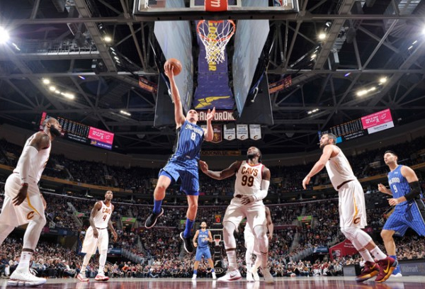 NBA - Gli Orlando Magic sorprendono i Cavaliers, Toronto a valanga su Philadelphia