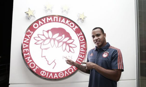 Olympiakos reforça-se em Braga: Felipe Pardo chega a Pireu por empréstimo