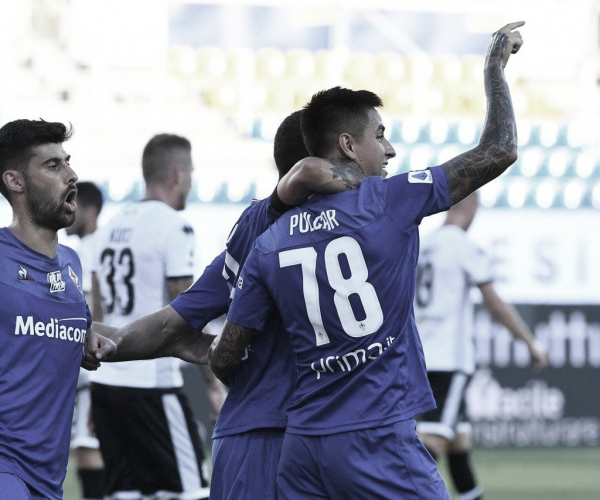 Em jogo com três pênaltis, Fiorentina bate Parma e se recupera na Serie A