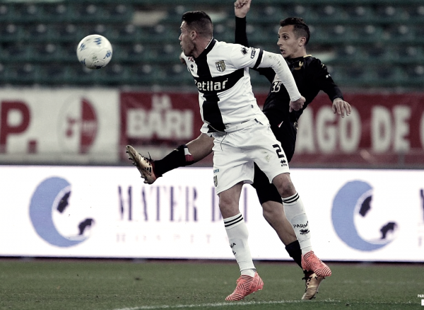 Serie B, Bari - Parma: le due squadre si dividono la posta, pareggio al San Nicola (0-0)
