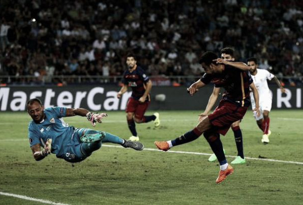 Barcelona bate Sevilla na prorrogação em jogo de nove gols e conquista Supercopa da Uefa