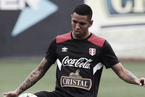 Selección Peruana: Sergio Peña fue sacado de los entrenamientos por  descompensación
