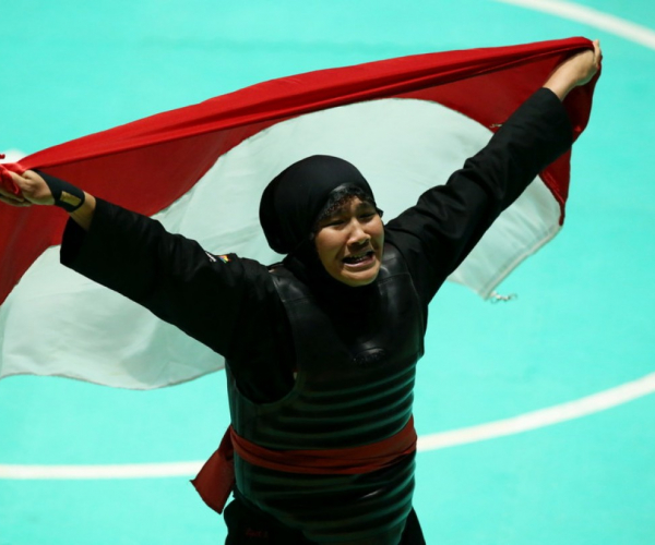 Atlet Pencak Silat Pipiet Kamelia Meraih Medali Emas  Untuk Indonesia