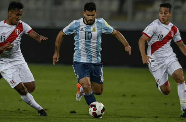 Qualificazioni Russia 2018, l'Argentina frena senza Messi: 2-2 con il Perù