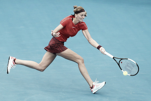 Kvitova supera a una cansada Sabalenka en su debut en Sidney