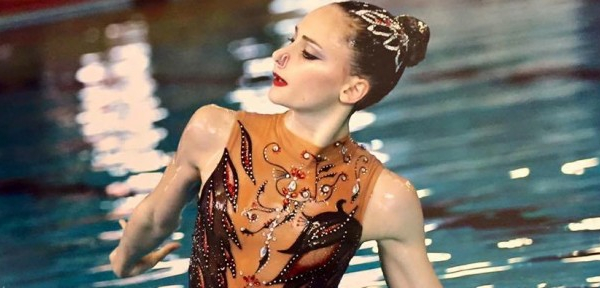 À 16 ans, Eve Planeix crée la sensation et se qualifie pour la finale du solo libre en natation synchronisé