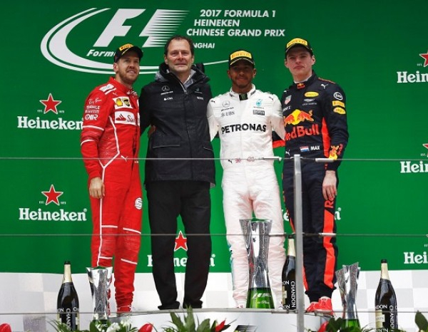Trionfa Hamilton, Vettel-Verstappen sugli scudi. Male i gregari, profondo McLaren