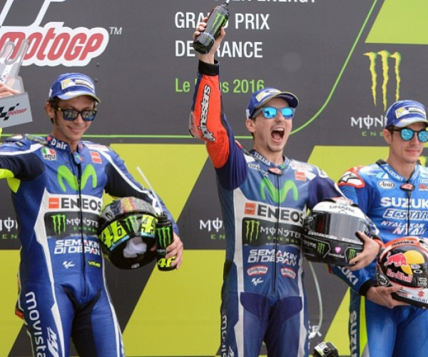Lorenzo, Rossi e finalmente o primeiro pódio de Viñales na MotoGP, em Le Mans