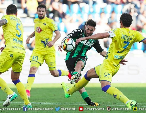 Coppa Italia - Politano abbatte il Bari nel finale: 2-1 e Sassuolo agli ottavi