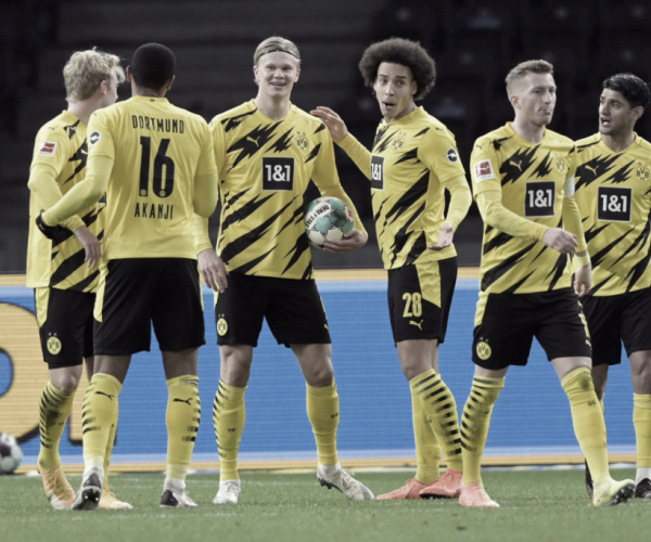 Goleada
del Borussia Dortmund en Berlín y debut histórico