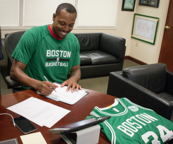 Les Celtics signent Paul Pierce et offrent la plus belles des sorties à The Truth