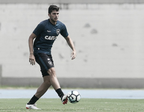 Motivado, Igor Rabello revela objetivo do Botafogo: "Trazer títulos para o clube"