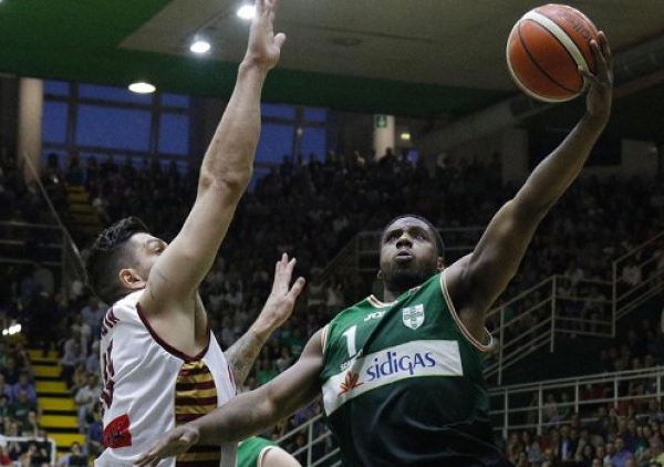 Avellino - Venezia, gara 4 semifinale Scudetto LegaBasket 2017 (73-75): vincono i lagunari, serie sul 2-2!