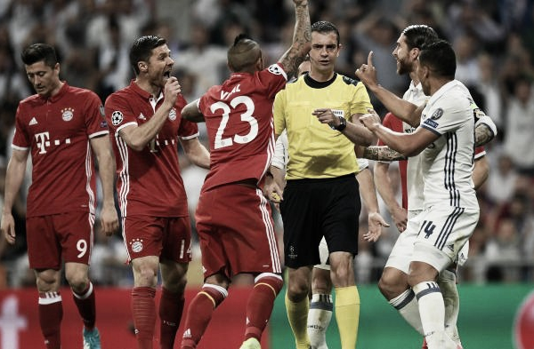L'arbitro non fa grande il Bayern Monaco