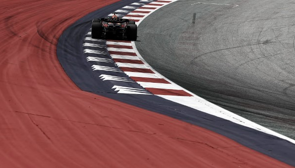 Max Verstappen no tiene rival en los Libres 1 del Gp Austria